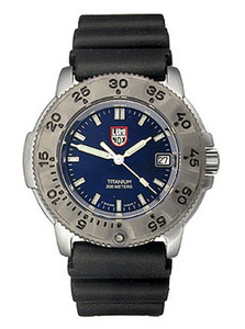 Luminox -- Titanium Dive