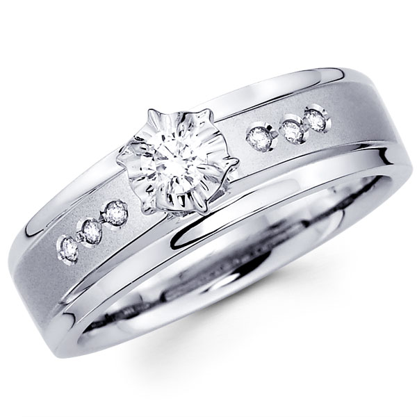 14K Gold Round Diamond Engagement
