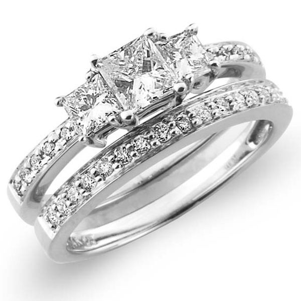 Tapered 14K 3 Stone Princess Cut Diamond Wedding Ring Set